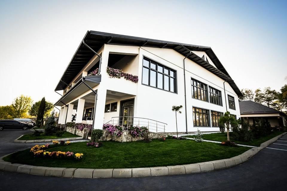 Курортные отели Condor Resort Dulceşti-4